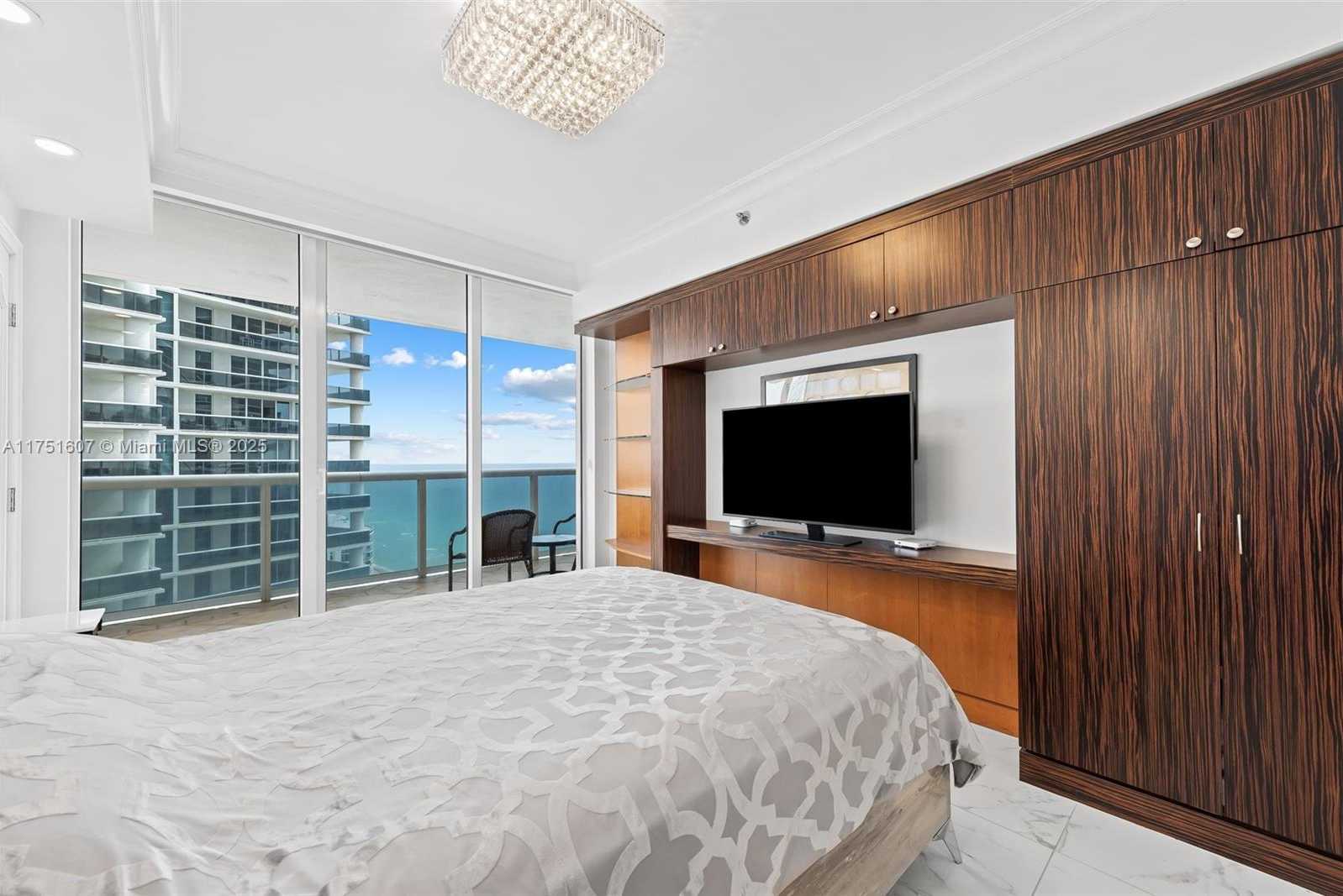 Small Image of 1830 SOUTH OCEAN DR #3708, Hallandale Beach Number 11