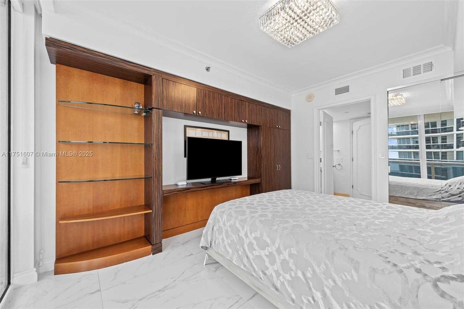 Small Image of 1830 SOUTH OCEAN DR #3708, Hallandale Beach Number 12
