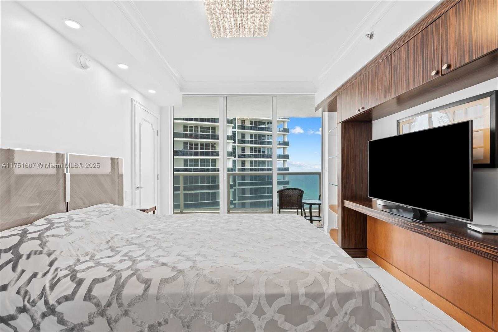 Small Image of 1830 SOUTH OCEAN DR #3708, Hallandale Beach Number 14