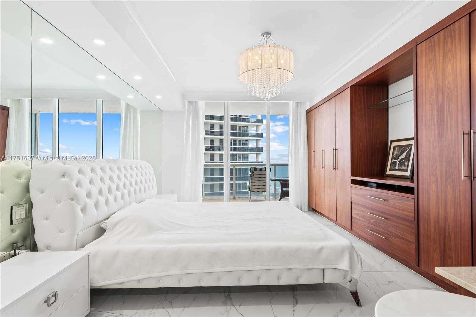 Small Image of 1830 SOUTH OCEAN DR #3708, Hallandale Beach Number 15