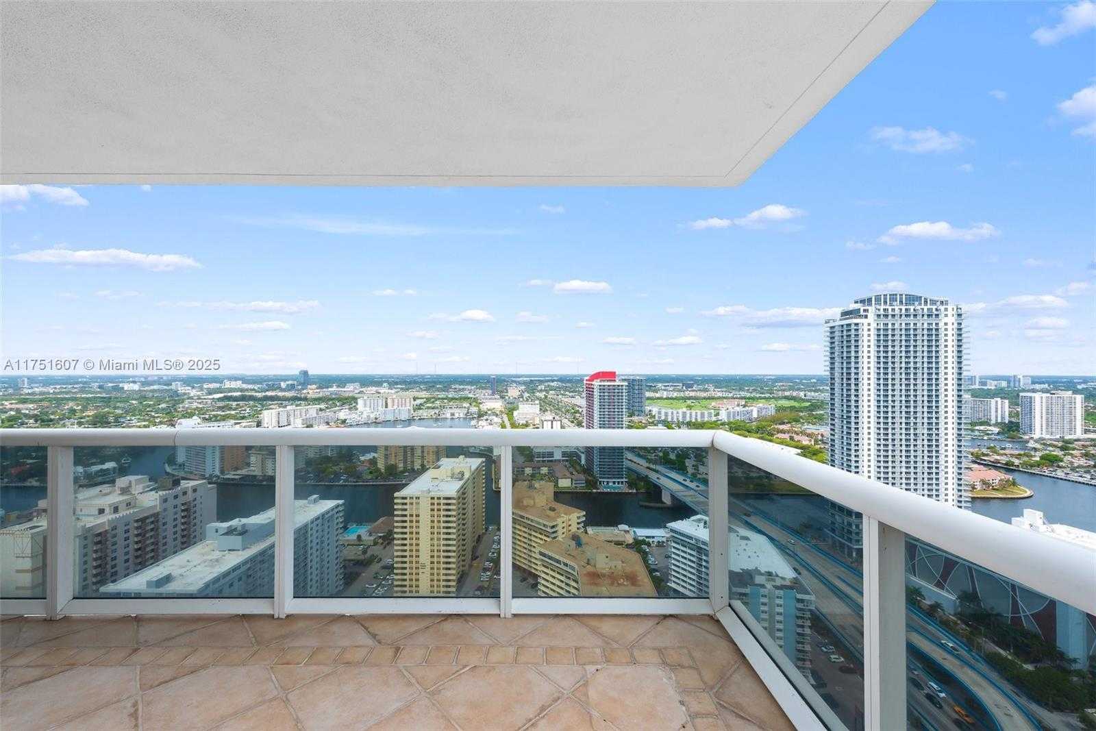Small Image of 1830 SOUTH OCEAN DR #3708, Hallandale Beach Number 32