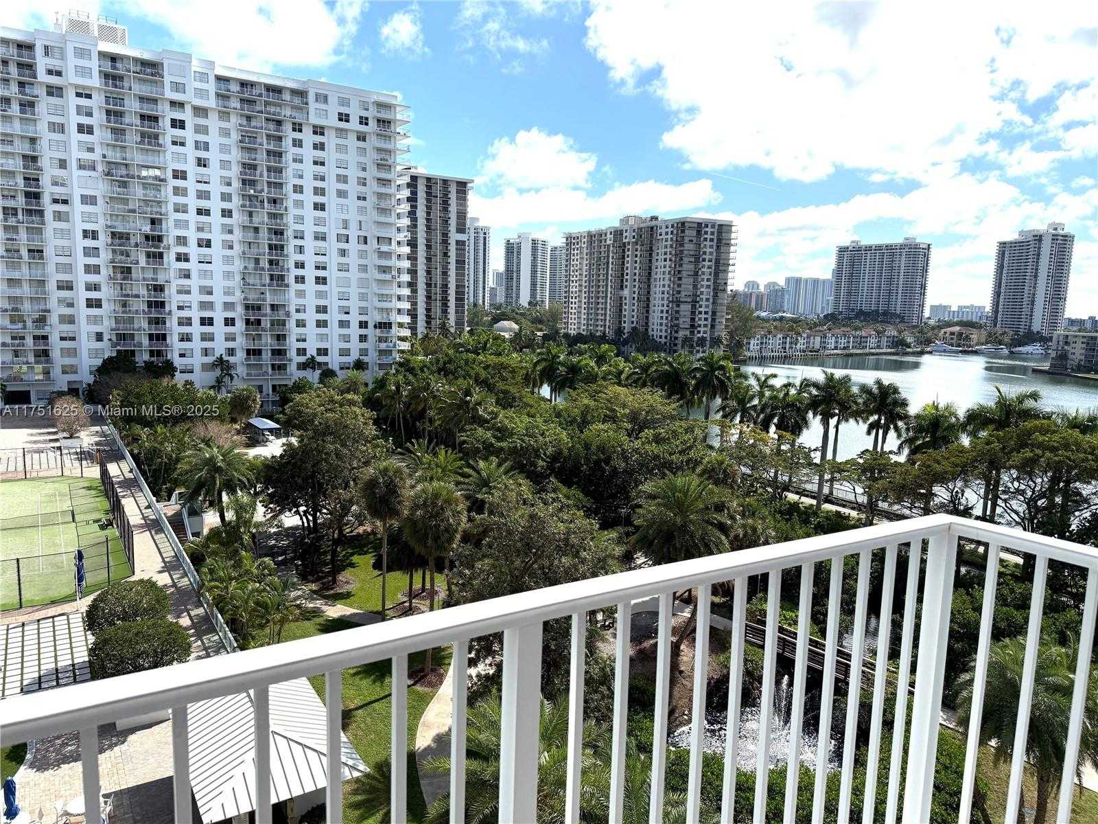 Small Image of 2801 NORTH EAST 183RD ST #806W, Aventura Number 3