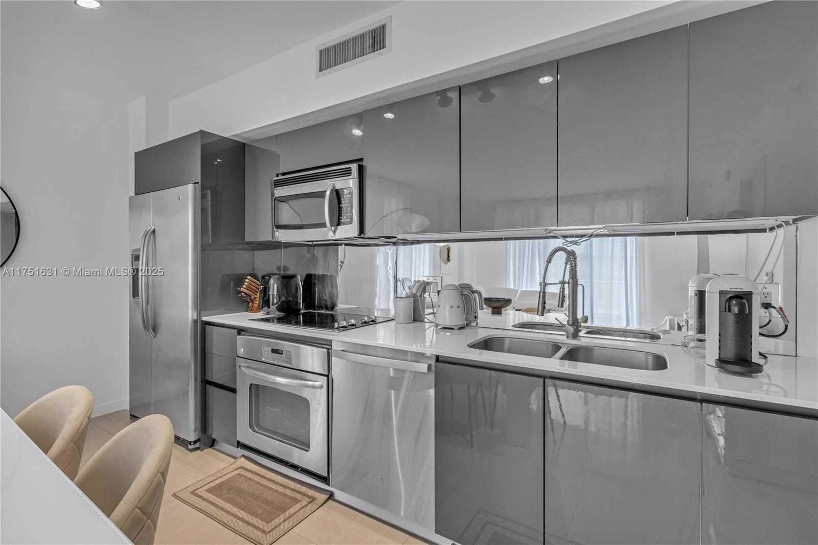 Small Image of 31 SOUTH EAST 6TH ST #702, Miami Number 8