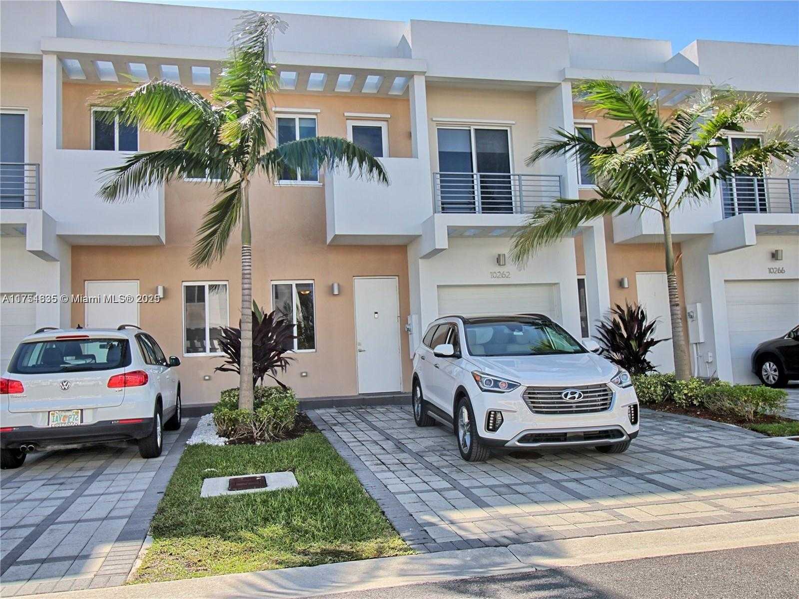 Small Image of 10262 #4, Doral Number 11