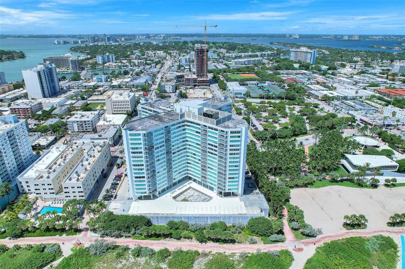 Small Image of 7135 COLLINS AVE #1225, Miami Beach Number 3