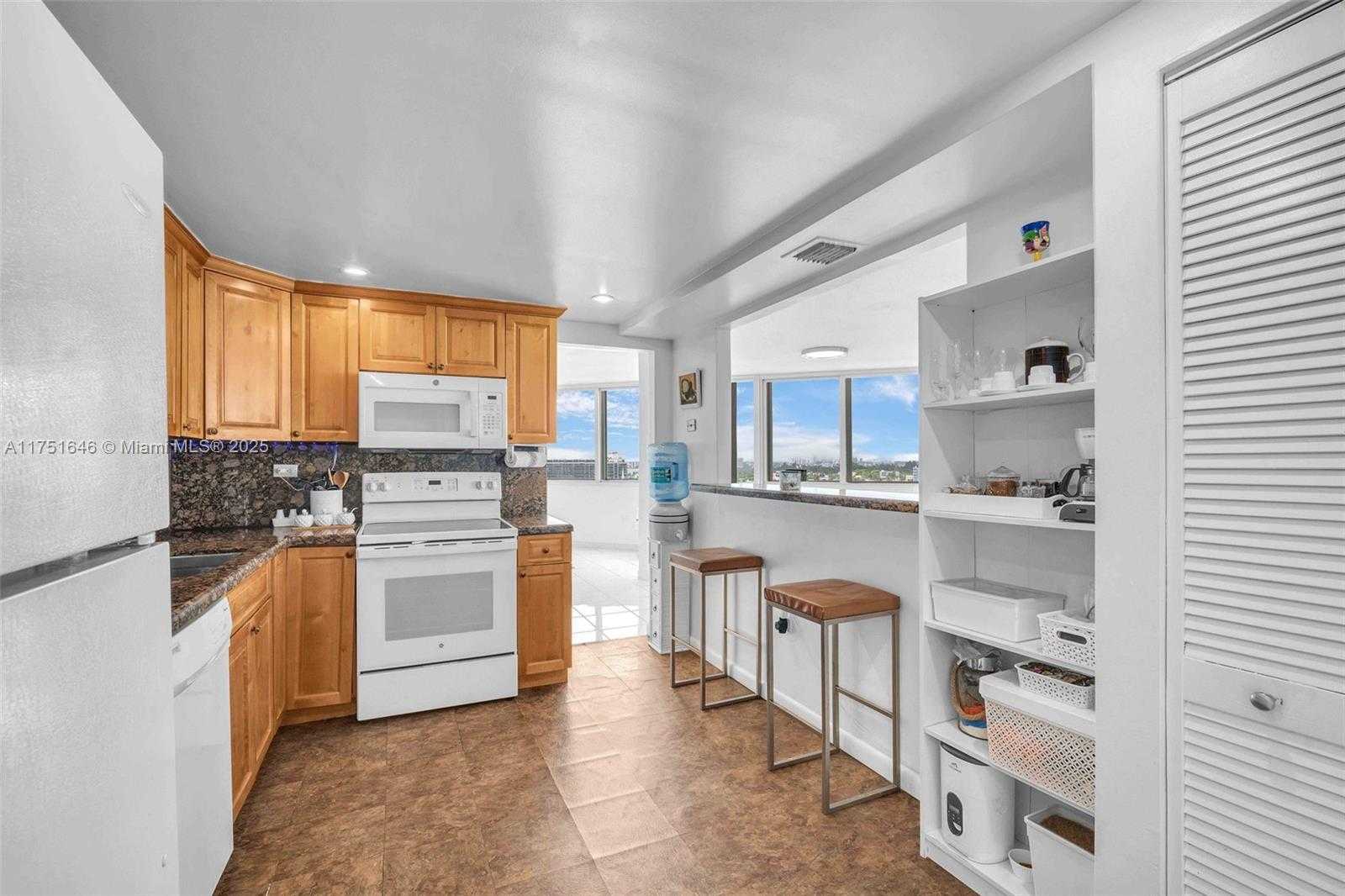 Small Image of 7135 COLLINS AVE #1225, Miami Beach Number 6