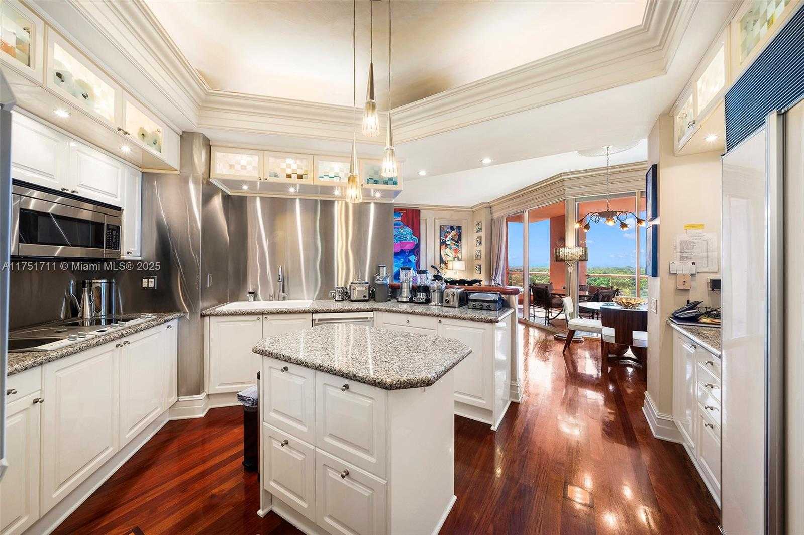 Small Image of 10 EDGEWATER DR #10H, Coral Gables Number 11