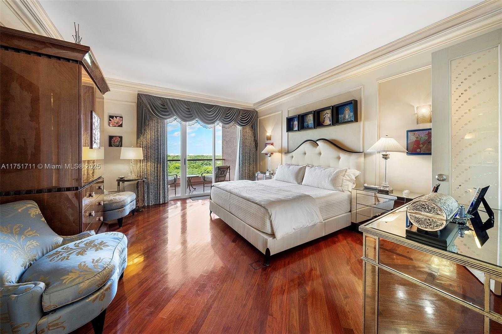 Small Image of 10 EDGEWATER DR #10H, Coral Gables Number 26