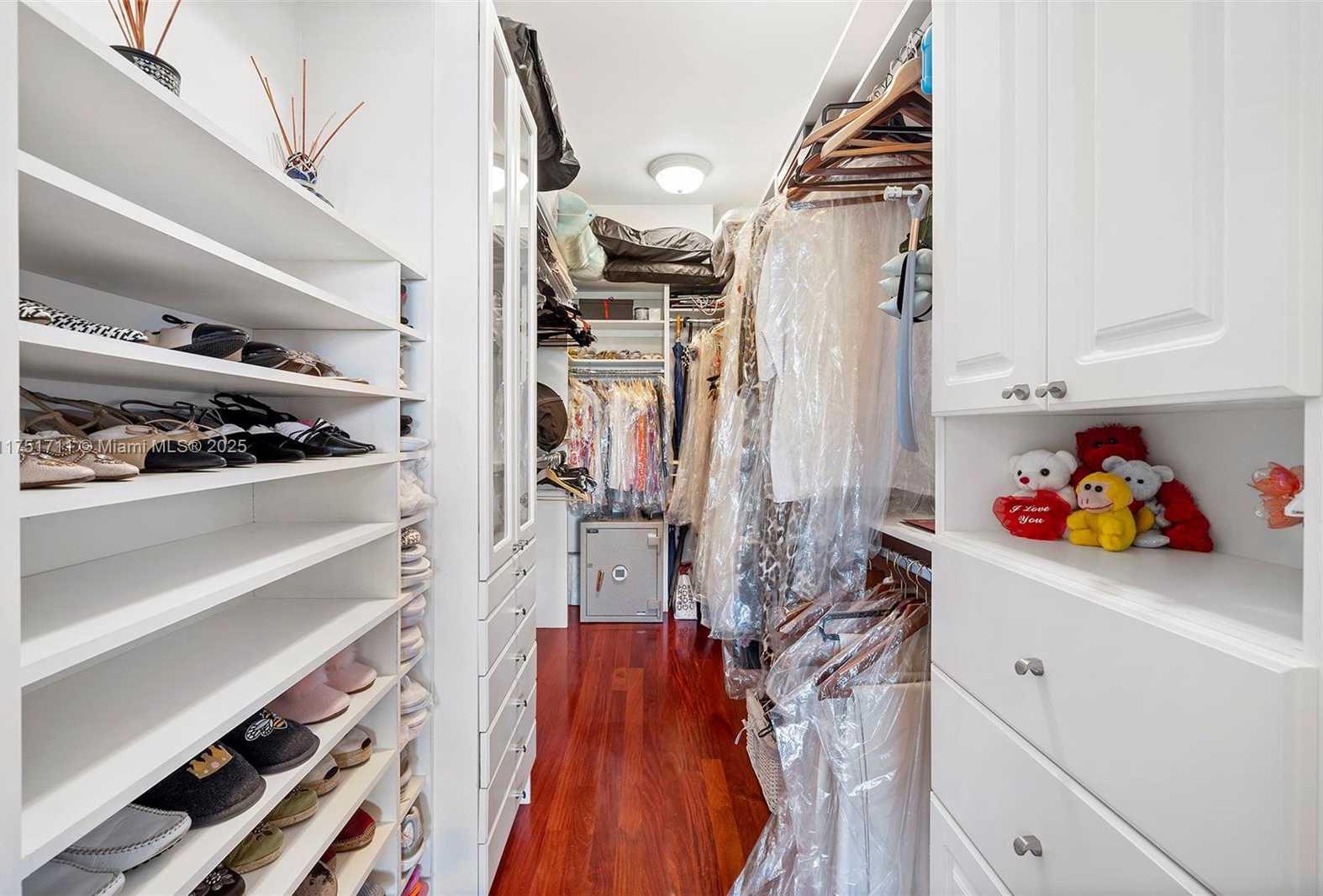 Small Image of 10 EDGEWATER DR #10H, Coral Gables Number 27