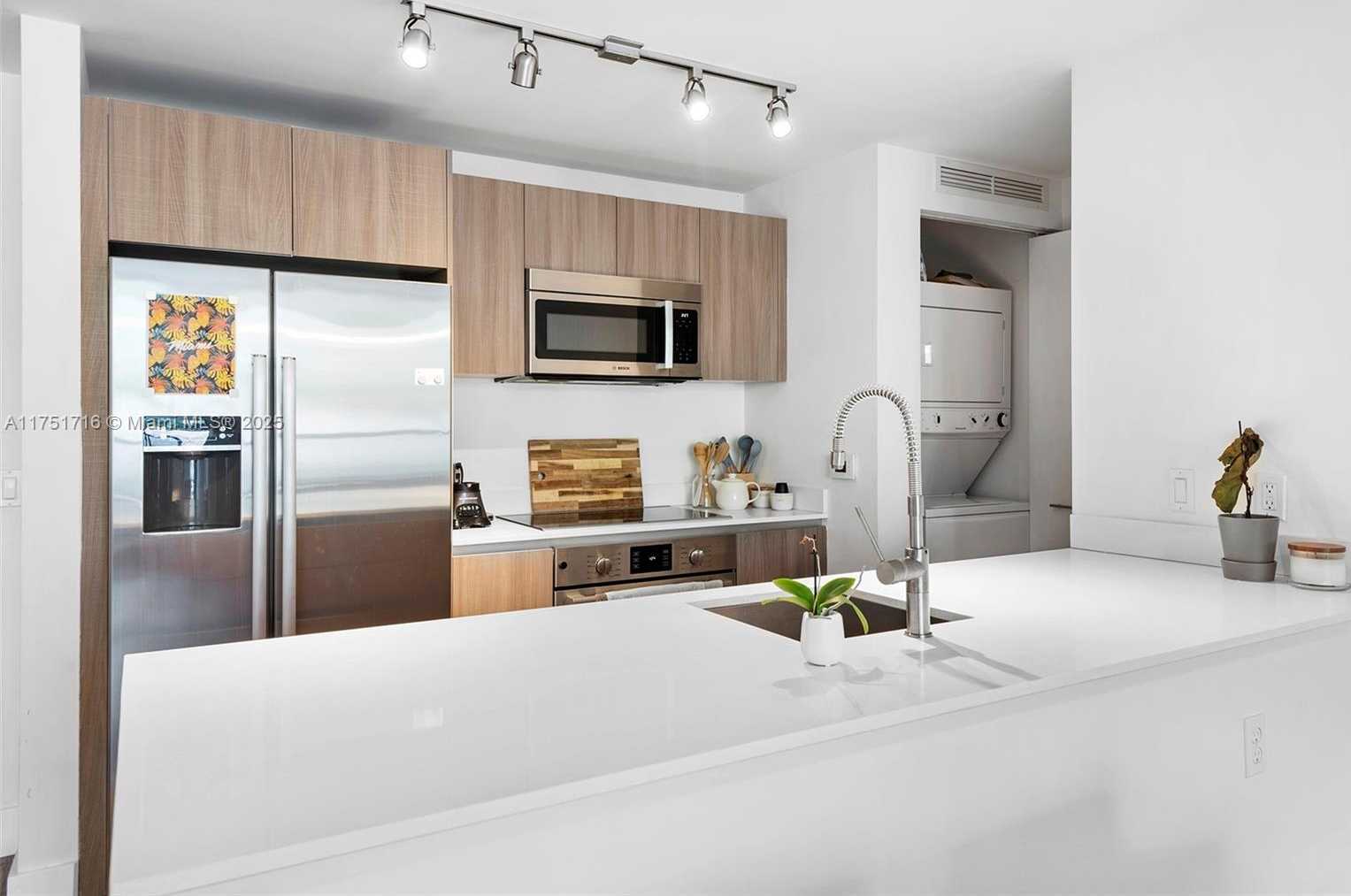 Small Image of 201 SOUTH WEST 17TH RD #411, Miami Number 8