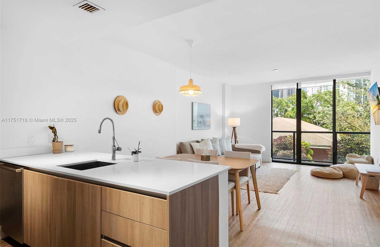 Small Image of 201 SOUTH WEST 17TH RD #411, Miami Number 9