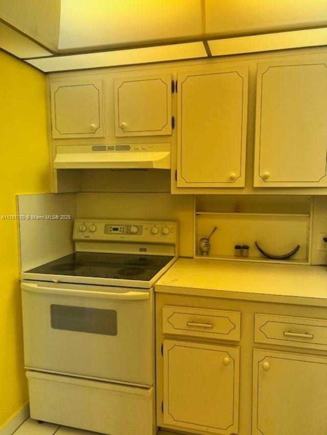 Small Image of 3675 NORTH COUNTRY CLUB DR #2205, Aventura Number 11