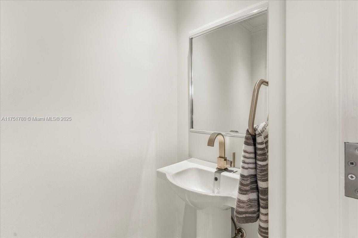 Small Image of 400 SOUTH OCEAN BLVD #2230, Palm Beach Number 22