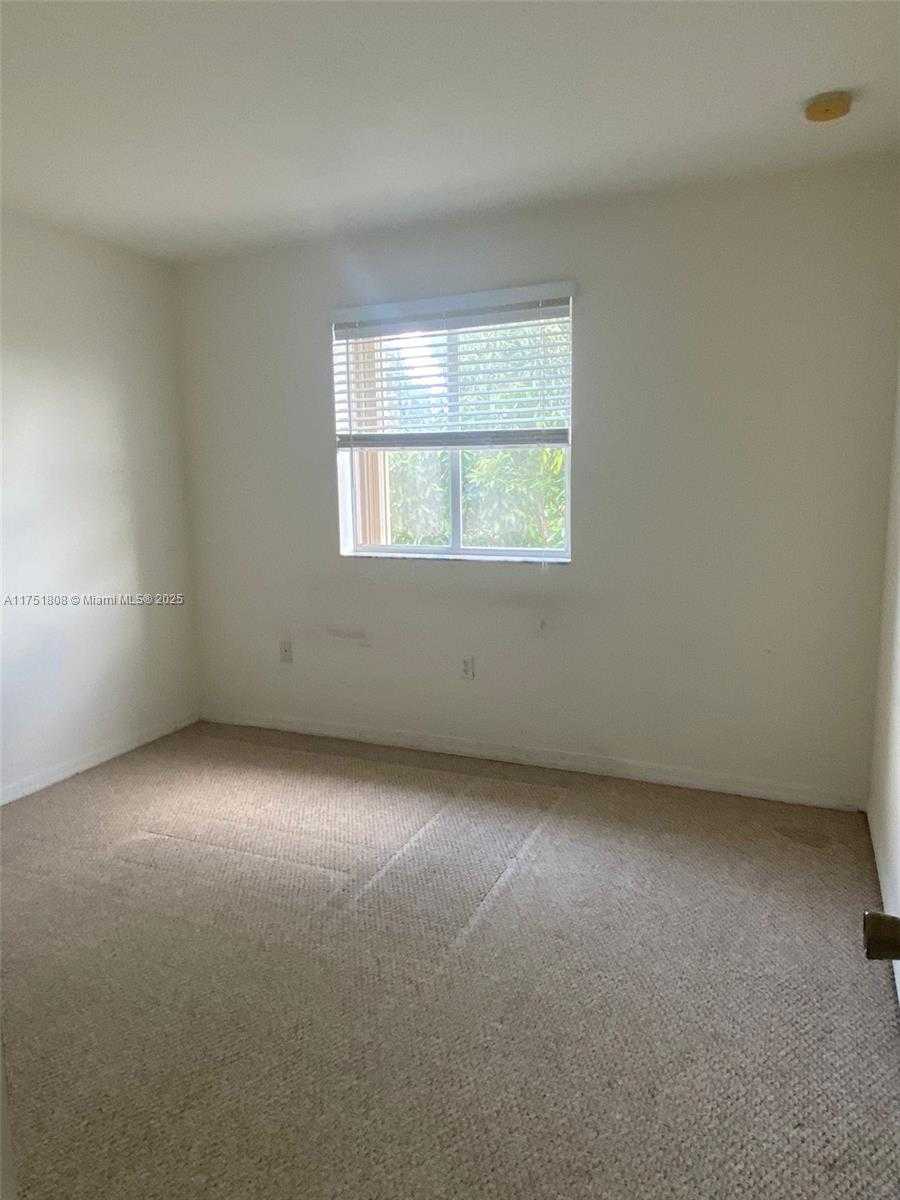 Small Image of 5868 SOUTH WEST 163RD AVE, Miami Number 14