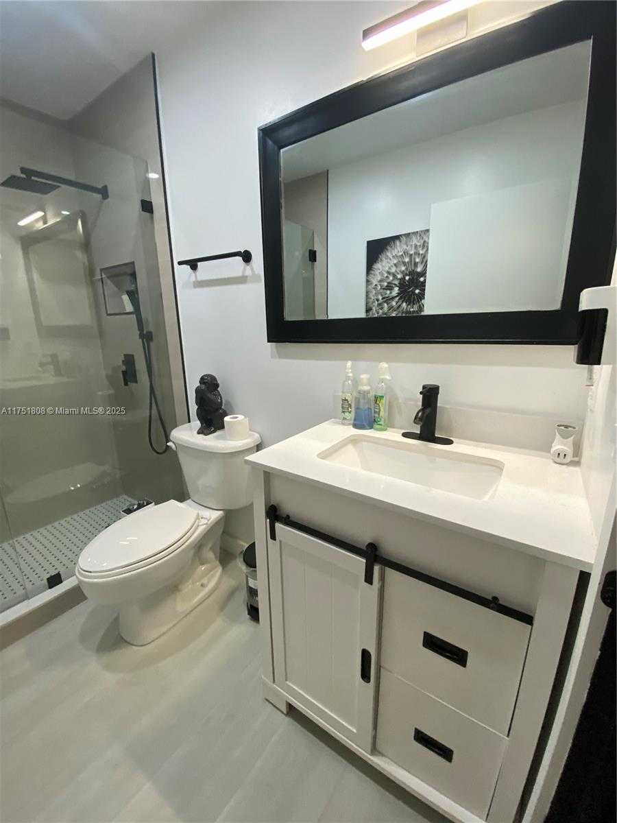 Small Image of 5868 SOUTH WEST 163RD AVE, Miami Number 16