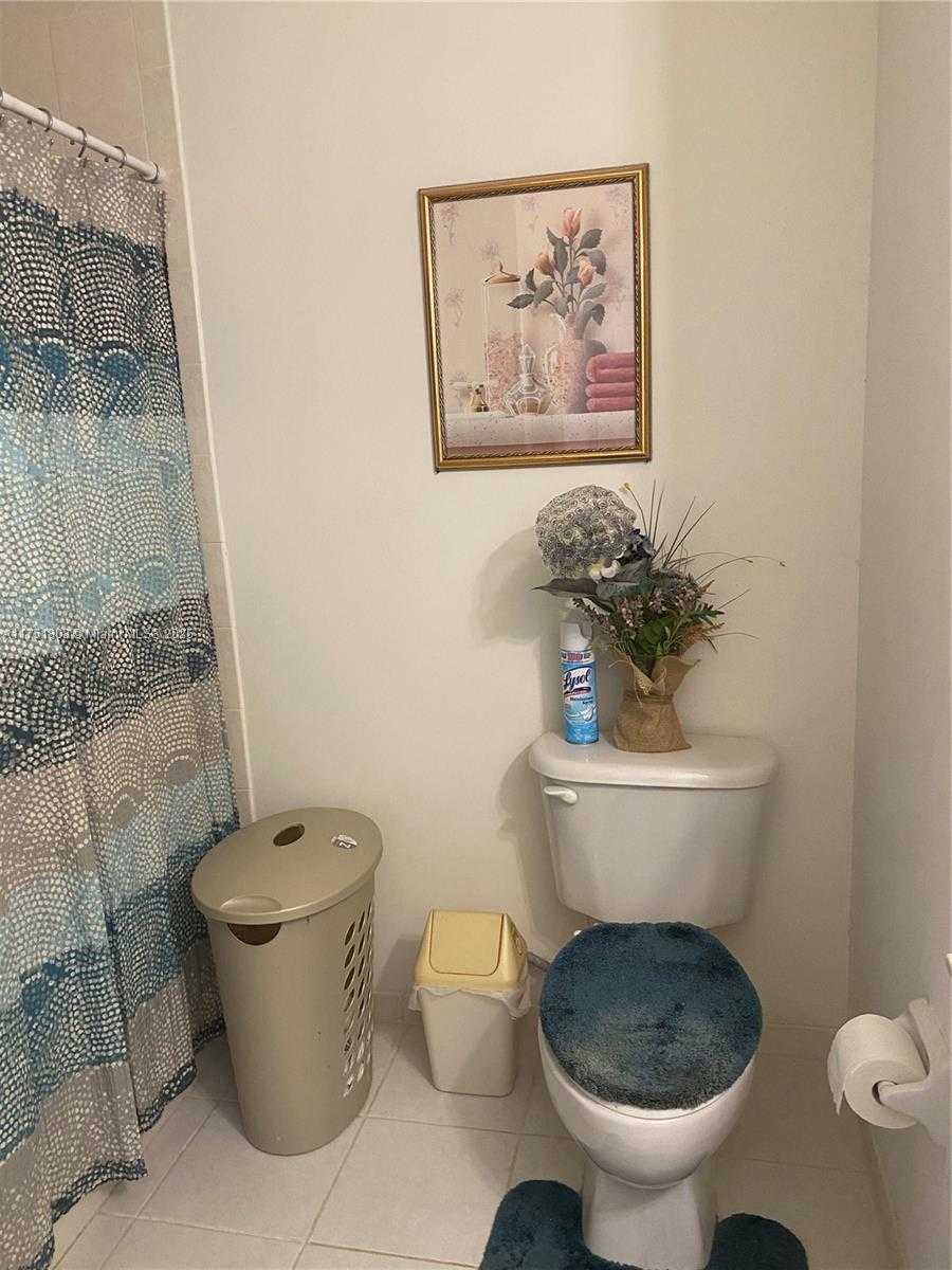 Small Image of 5868 SOUTH WEST 163RD AVE, Miami Number 19