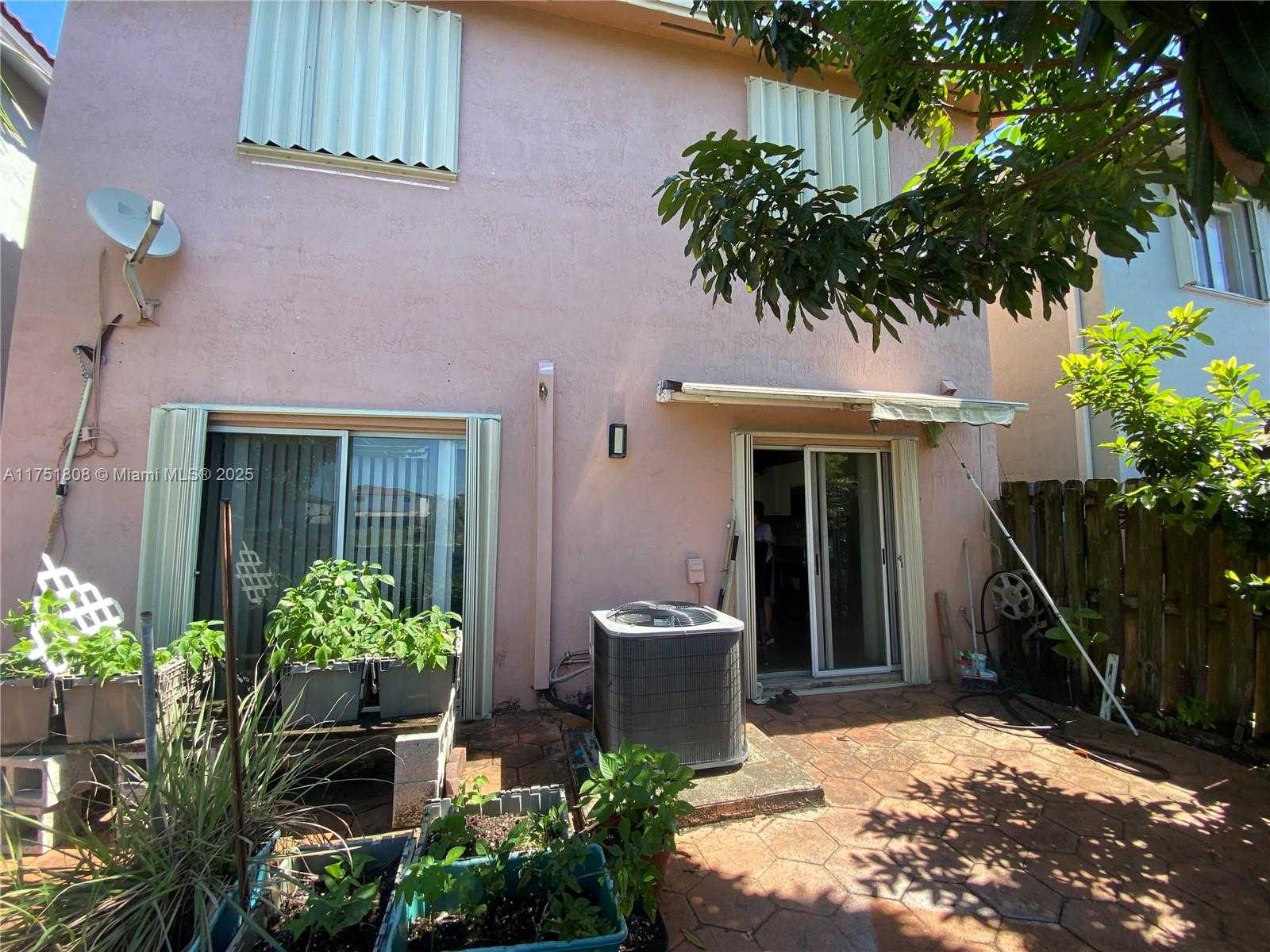 Small Image of 5868 SOUTH WEST 163RD AVE, Miami Number 22