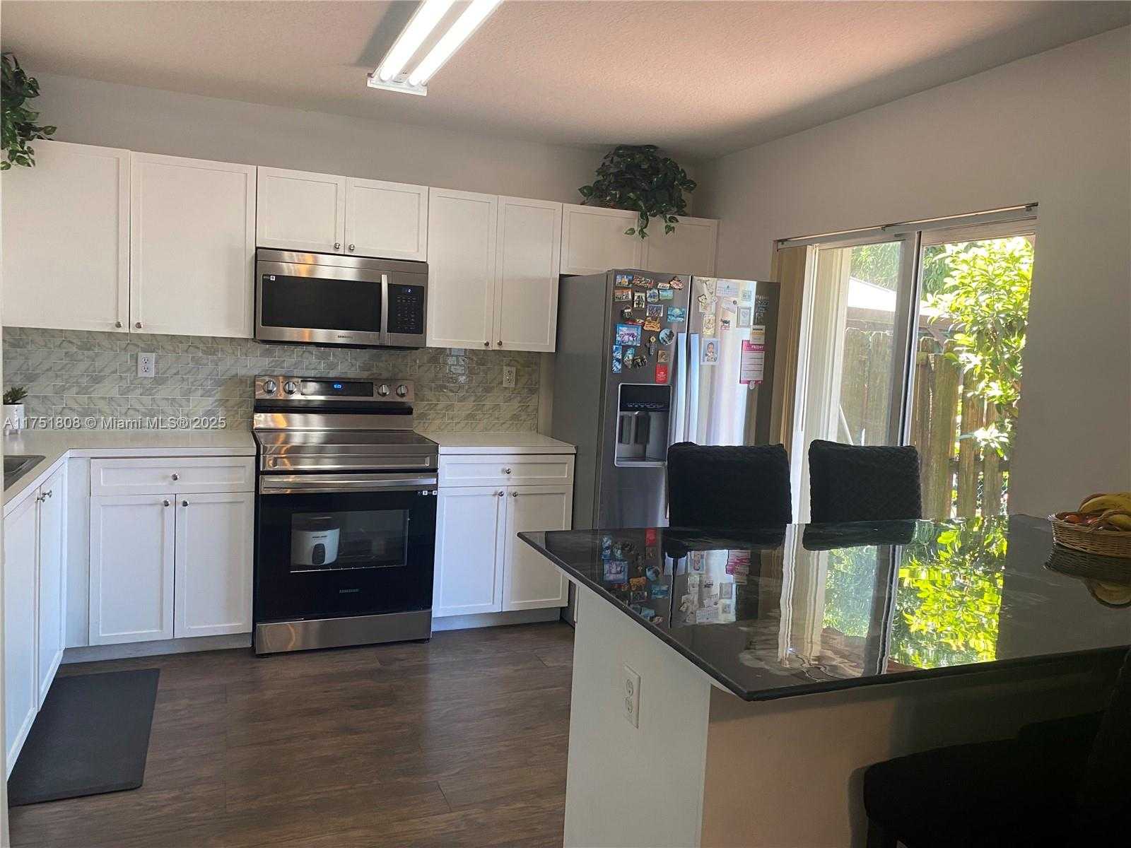Small Image of 5868 SOUTH WEST 163RD AVE, Miami Number 4