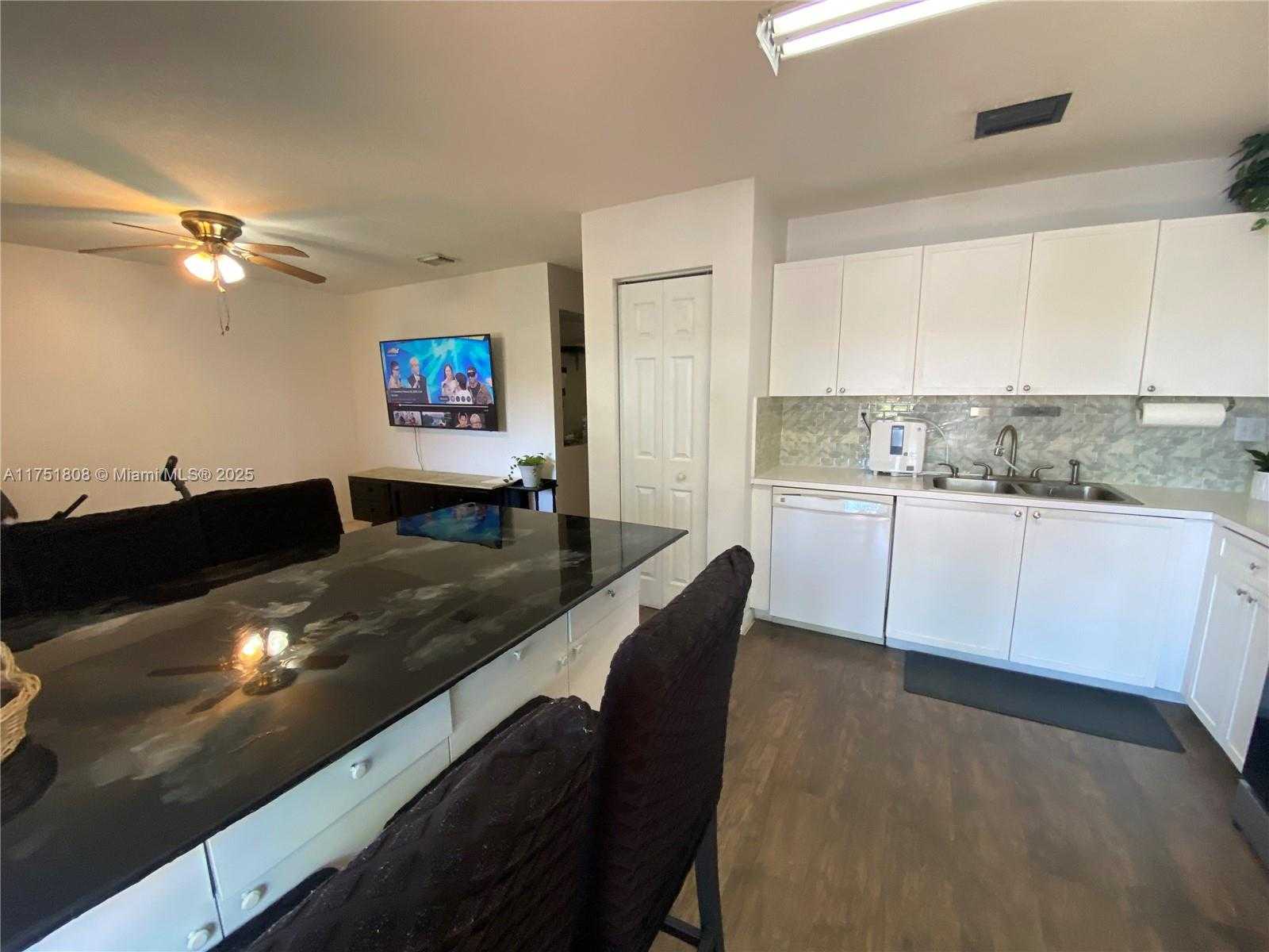 Small Image of 5868 SOUTH WEST 163RD AVE, Miami Number 7