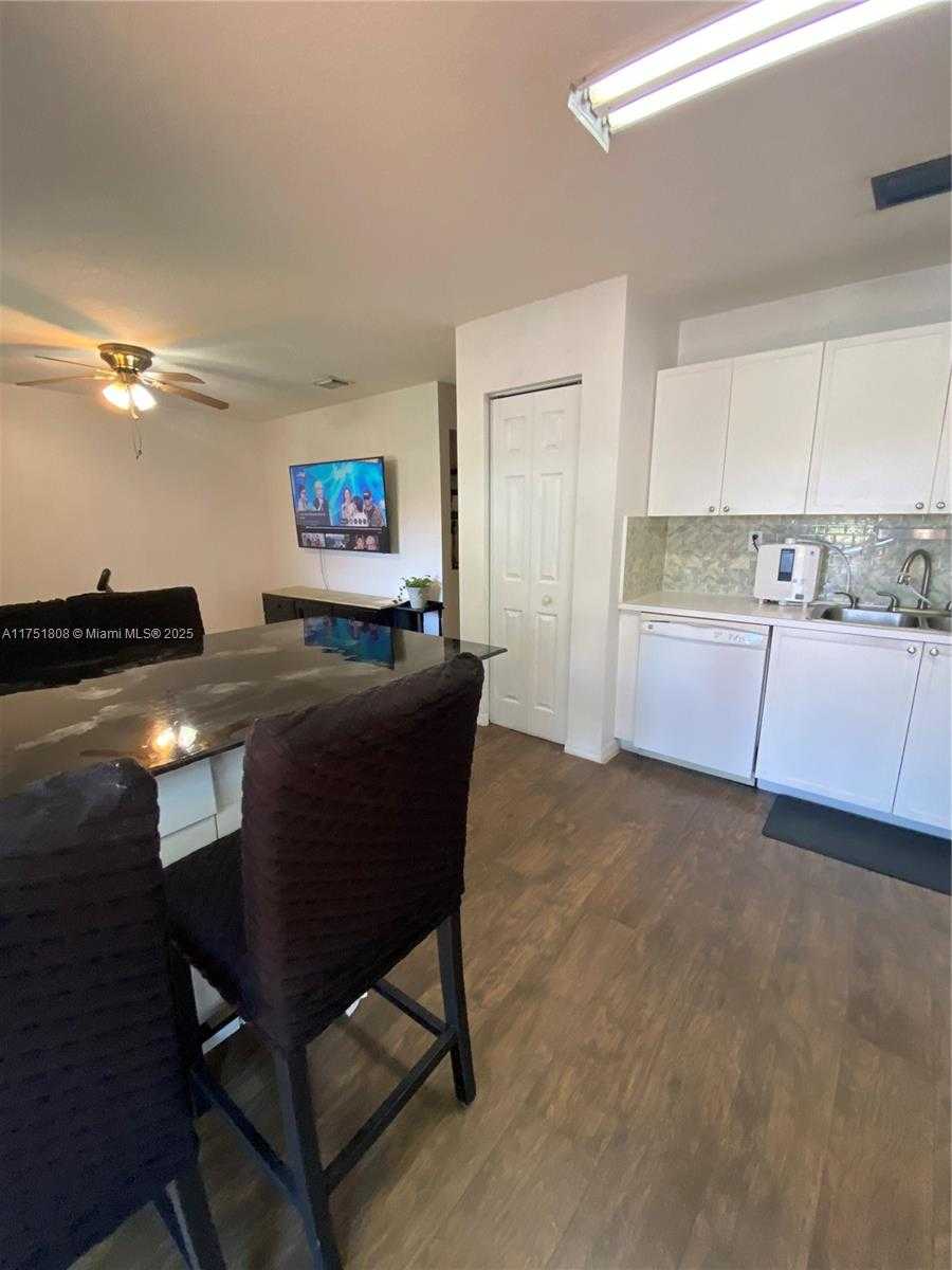Small Image of 5868 SOUTH WEST 163RD AVE, Miami Number 8
