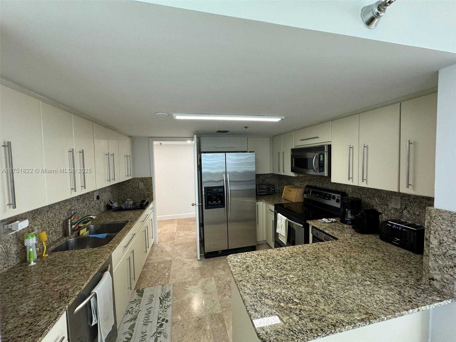 Small Image of 2025 BRICKELL AVE #901, Miami Number 13