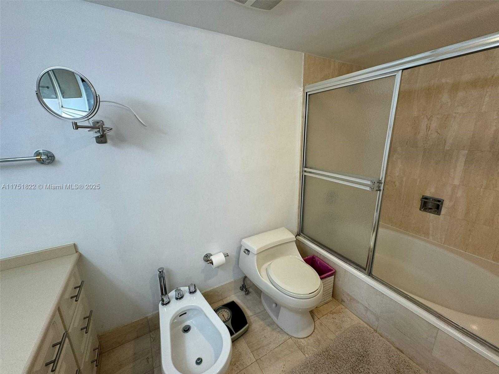 Small Image of 2025 BRICKELL AVE #901, Miami Number 22