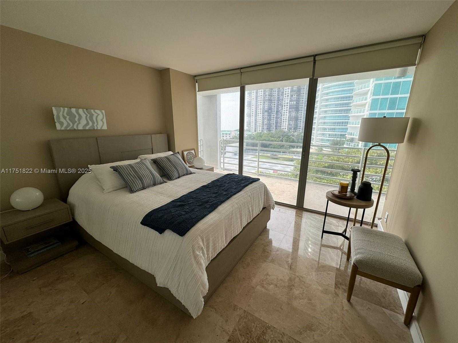 Small Image of 2025 BRICKELL AVE #901, Miami Number 23