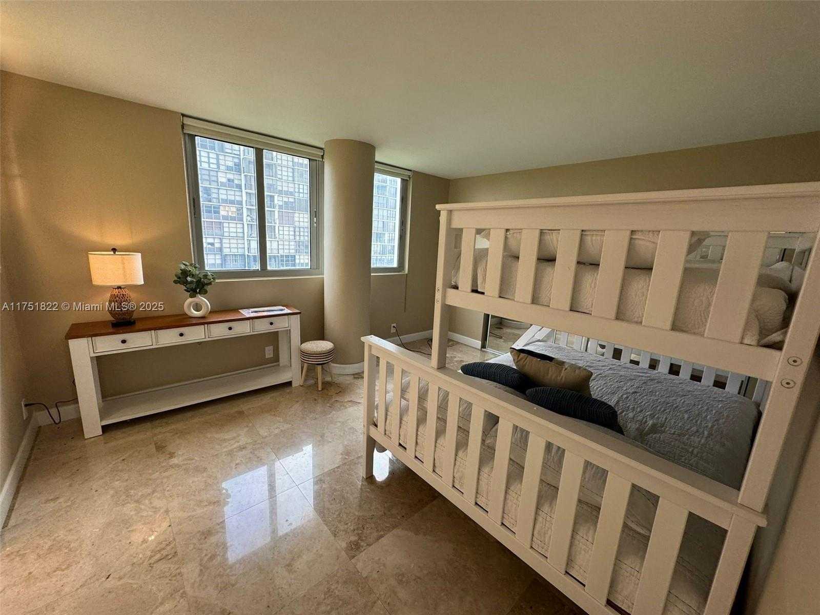 Small Image of 2025 BRICKELL AVE #901, Miami Number 29