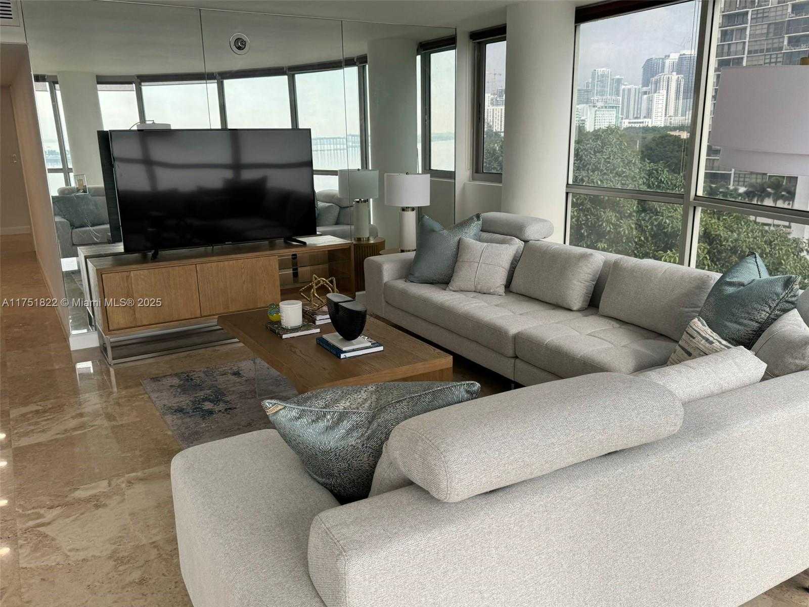 Small Image of 2025 BRICKELL AVE #901, Miami Number 3