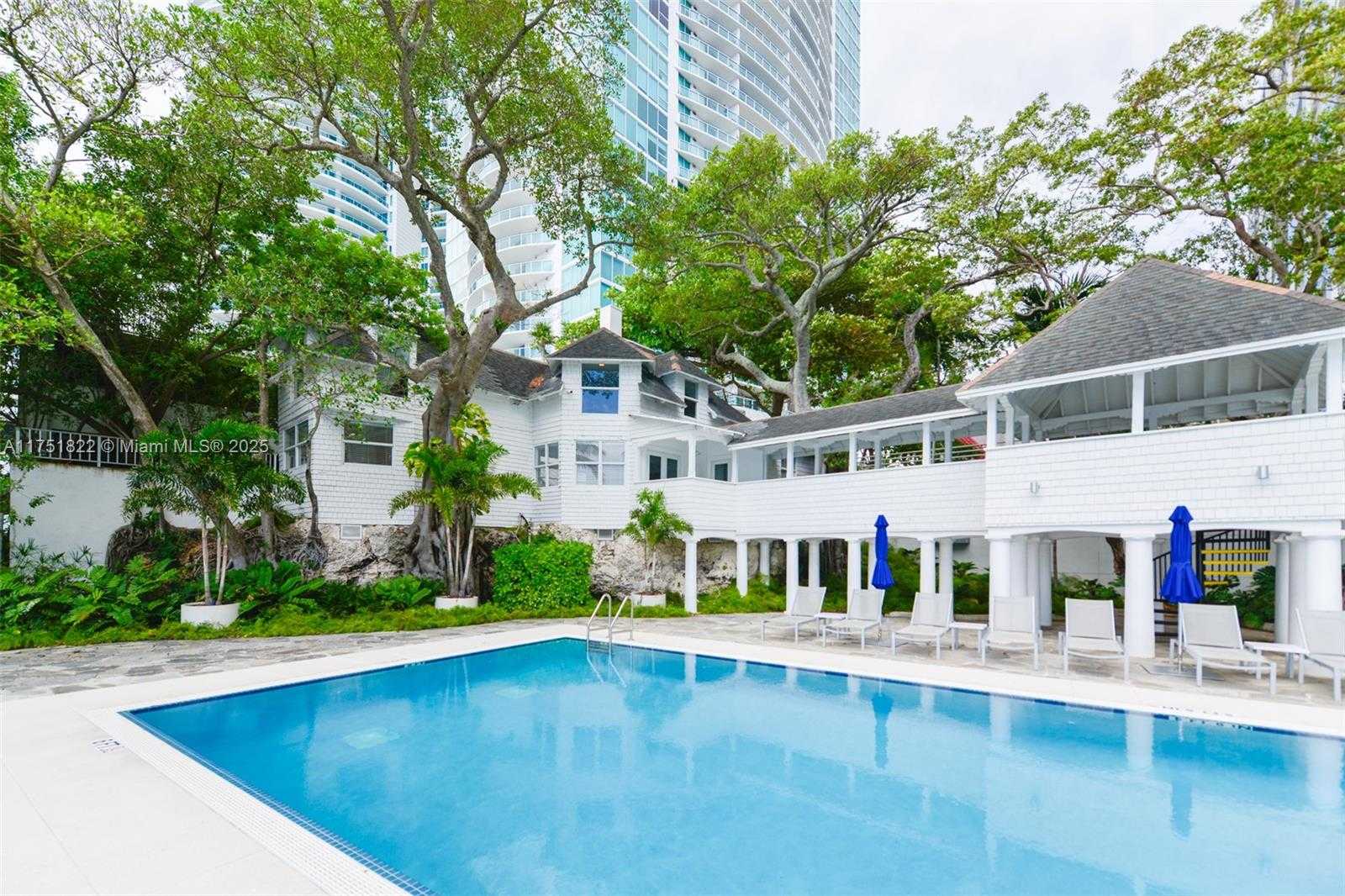 Small Image of 2025 BRICKELL AVE #901, Miami Number 34