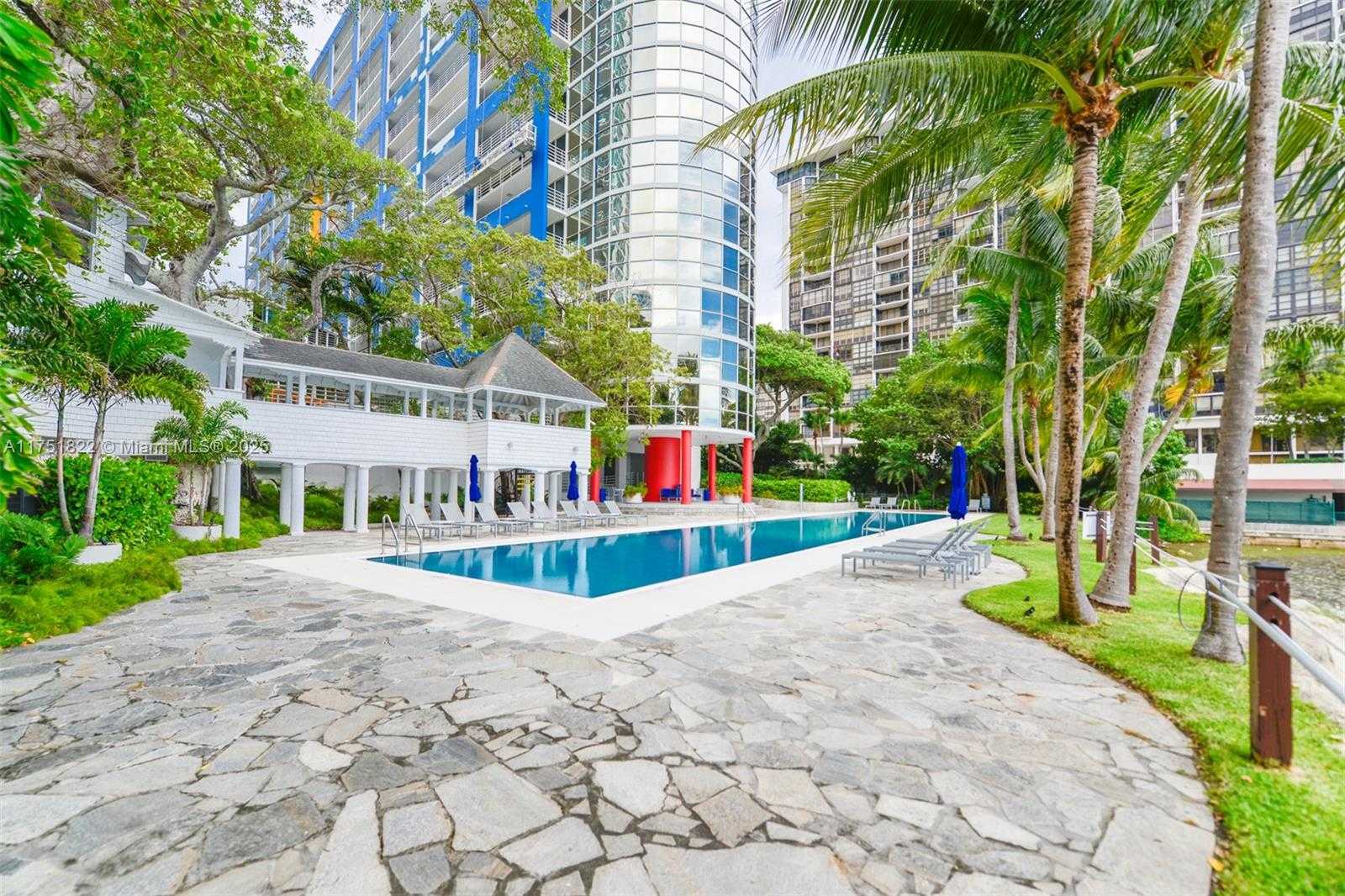 Small Image of 2025 BRICKELL AVE #901, Miami Number 35