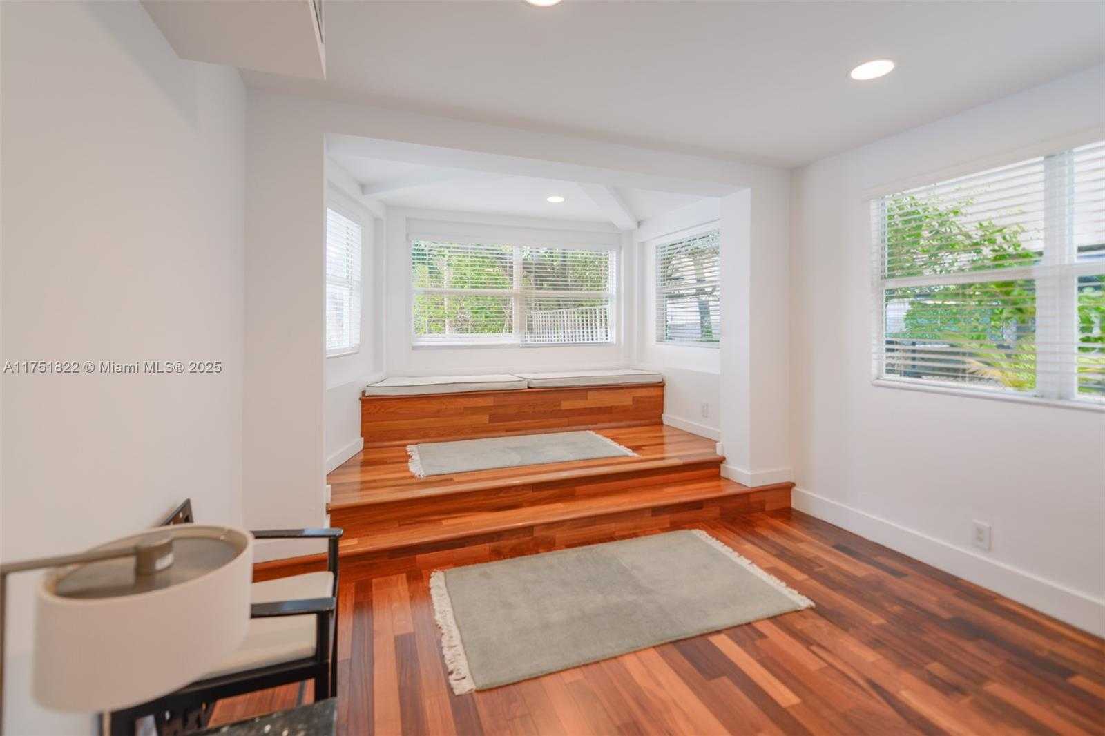 Small Image of 2025 BRICKELL AVE #901, Miami Number 41
