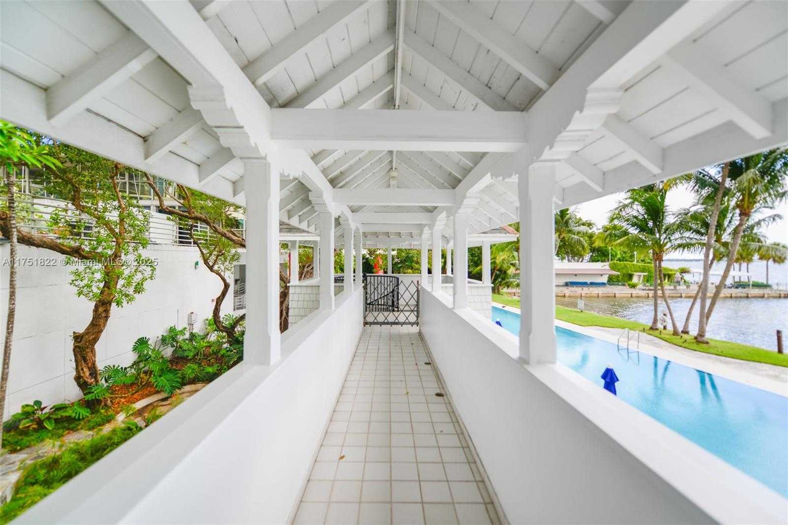 Small Image of 2025 BRICKELL AVE #901, Miami Number 43