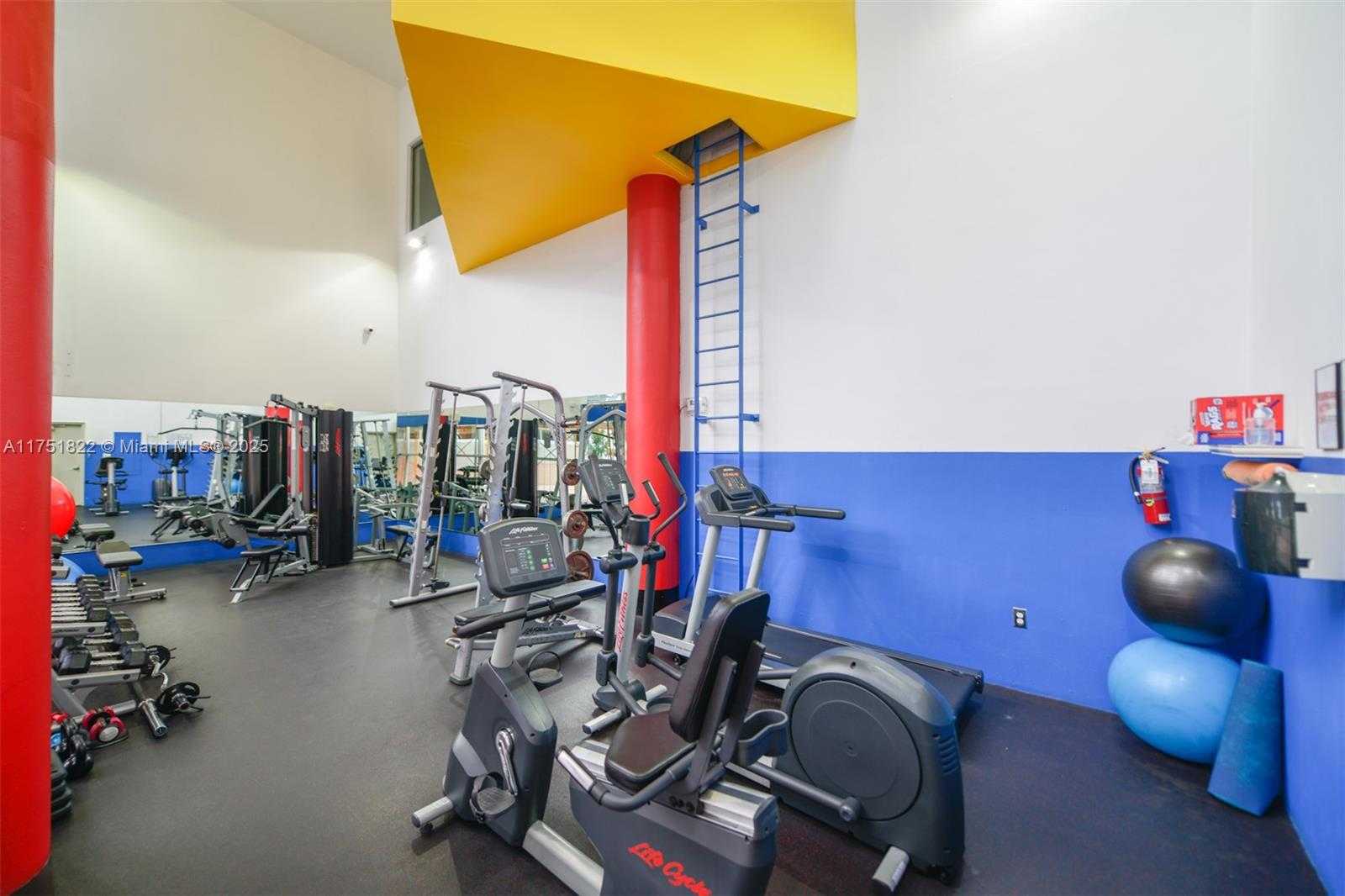 Small Image of 2025 BRICKELL AVE #901, Miami Number 45
