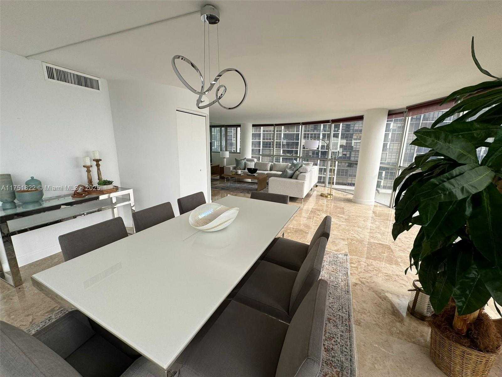 Small Image of 2025 BRICKELL AVE #901, Miami Number 6