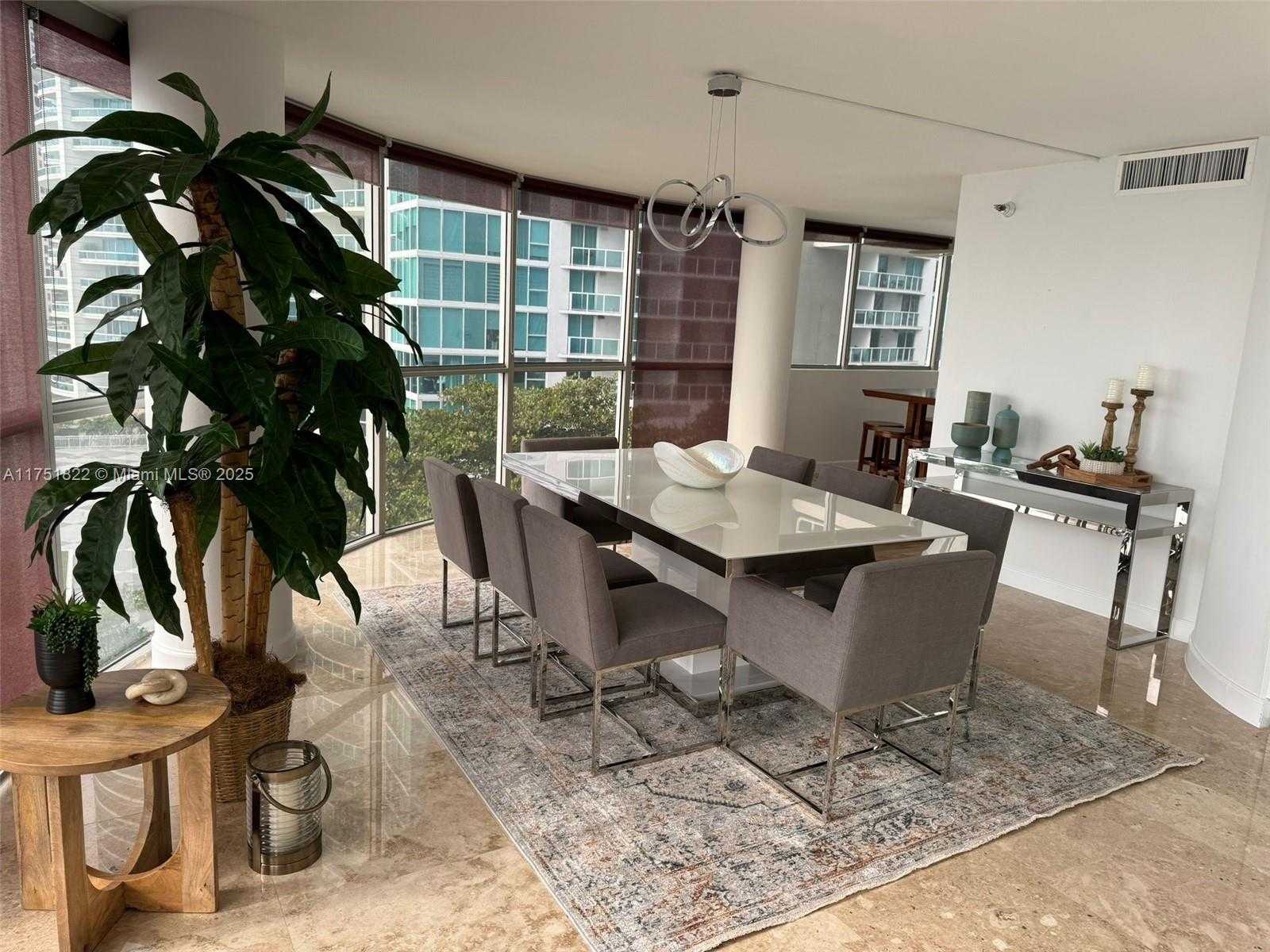 Small Image of 2025 BRICKELL AVE #901, Miami Number 8