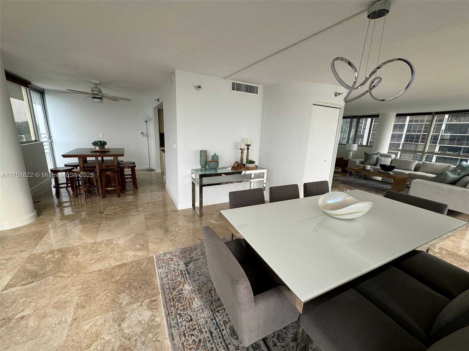 Small Image of 2025 BRICKELL AVE #901, Miami Number 9