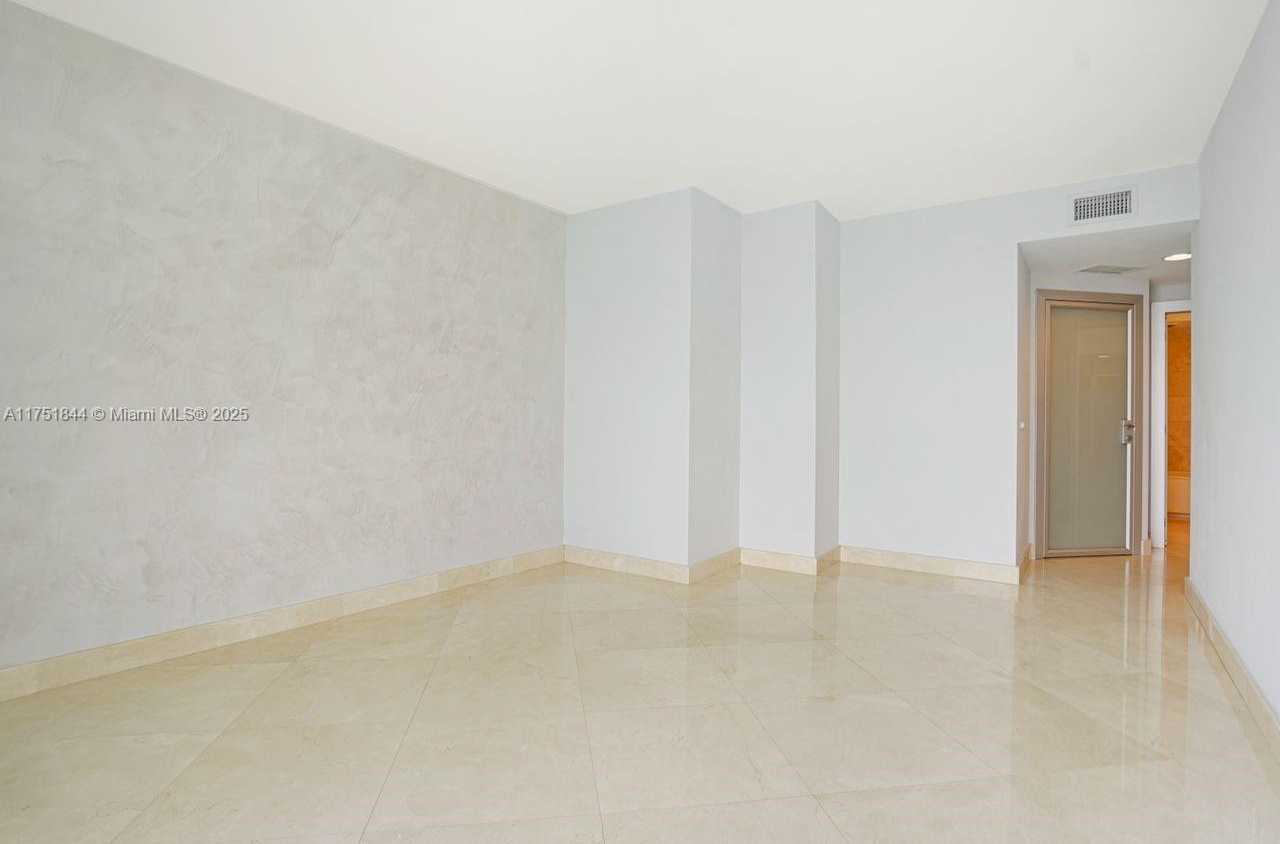 Small Image of 6365 COLLINS AVE #4002, Miami Beach Number 14