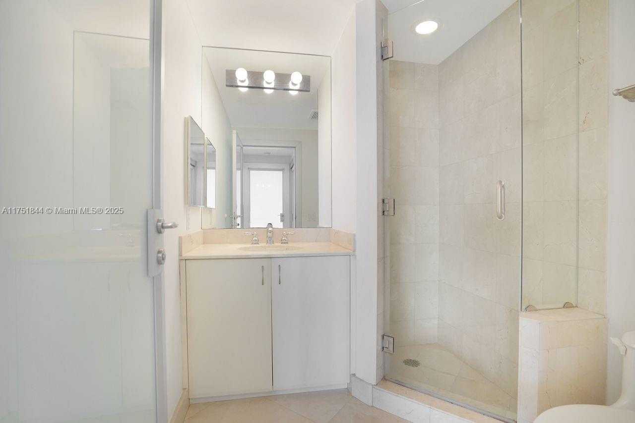 Small Image of 6365 COLLINS AVE #4002, Miami Beach Number 19