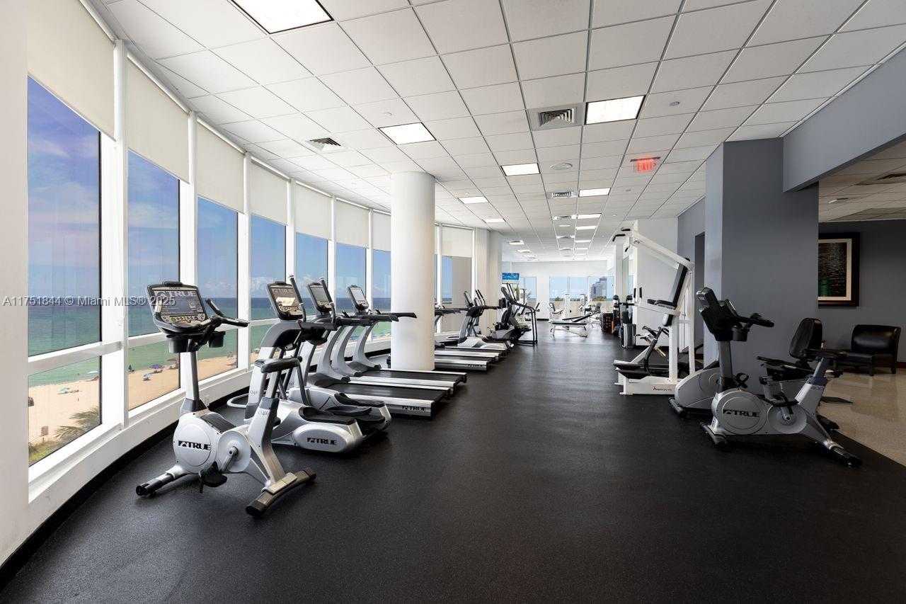 Small Image of 6365 COLLINS AVE #4002, Miami Beach Number 21