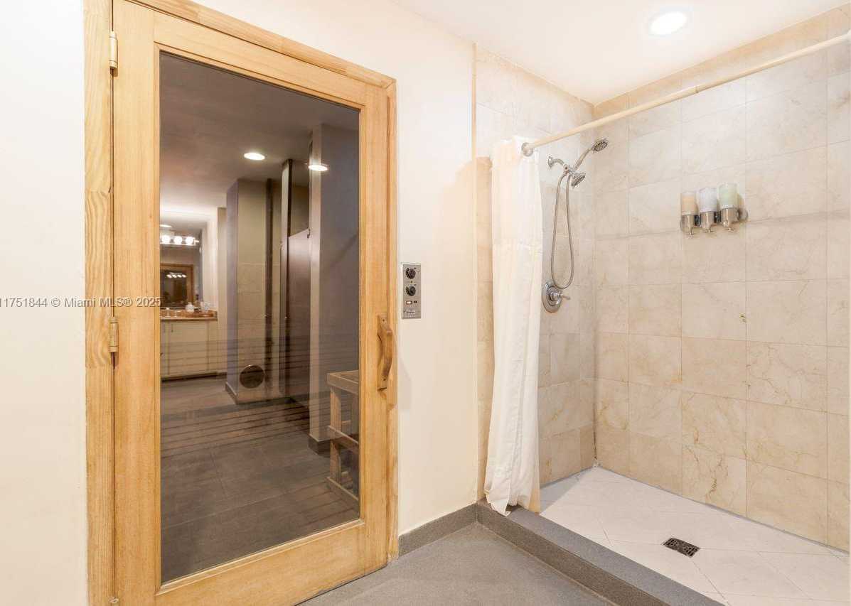 Small Image of 6365 COLLINS AVE #4002, Miami Beach Number 23