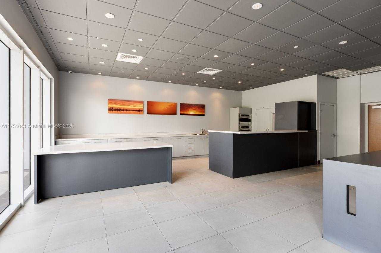 Small Image of 6365 COLLINS AVE #4002, Miami Beach Number 24