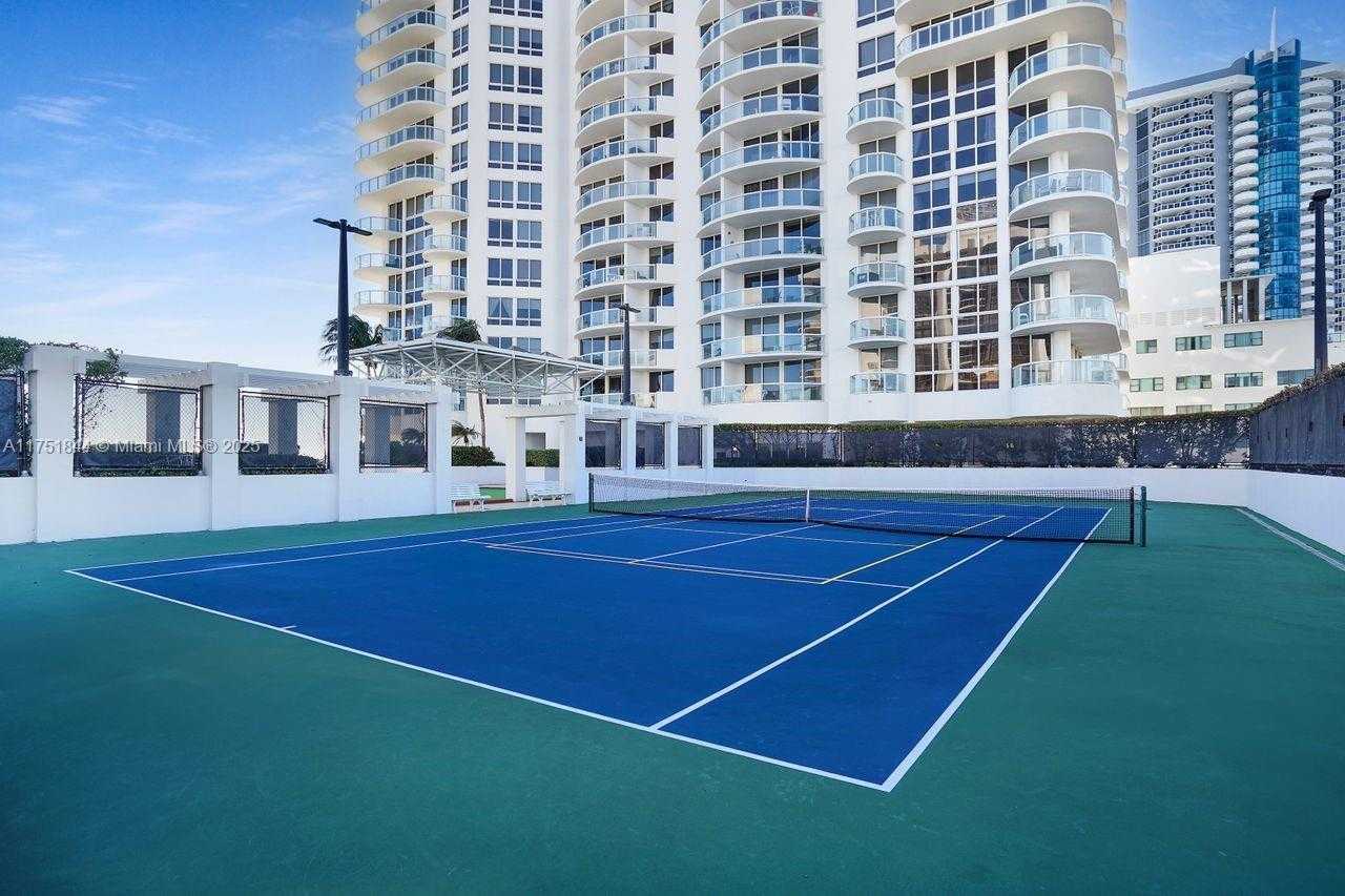 Small Image of 6365 COLLINS AVE #4002, Miami Beach Number 31