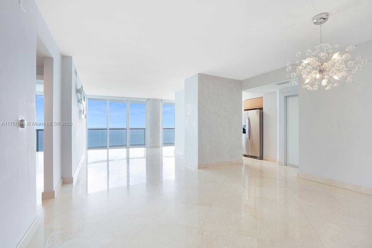 Small Image of 6365 COLLINS AVE #4002, Miami Beach Number 8