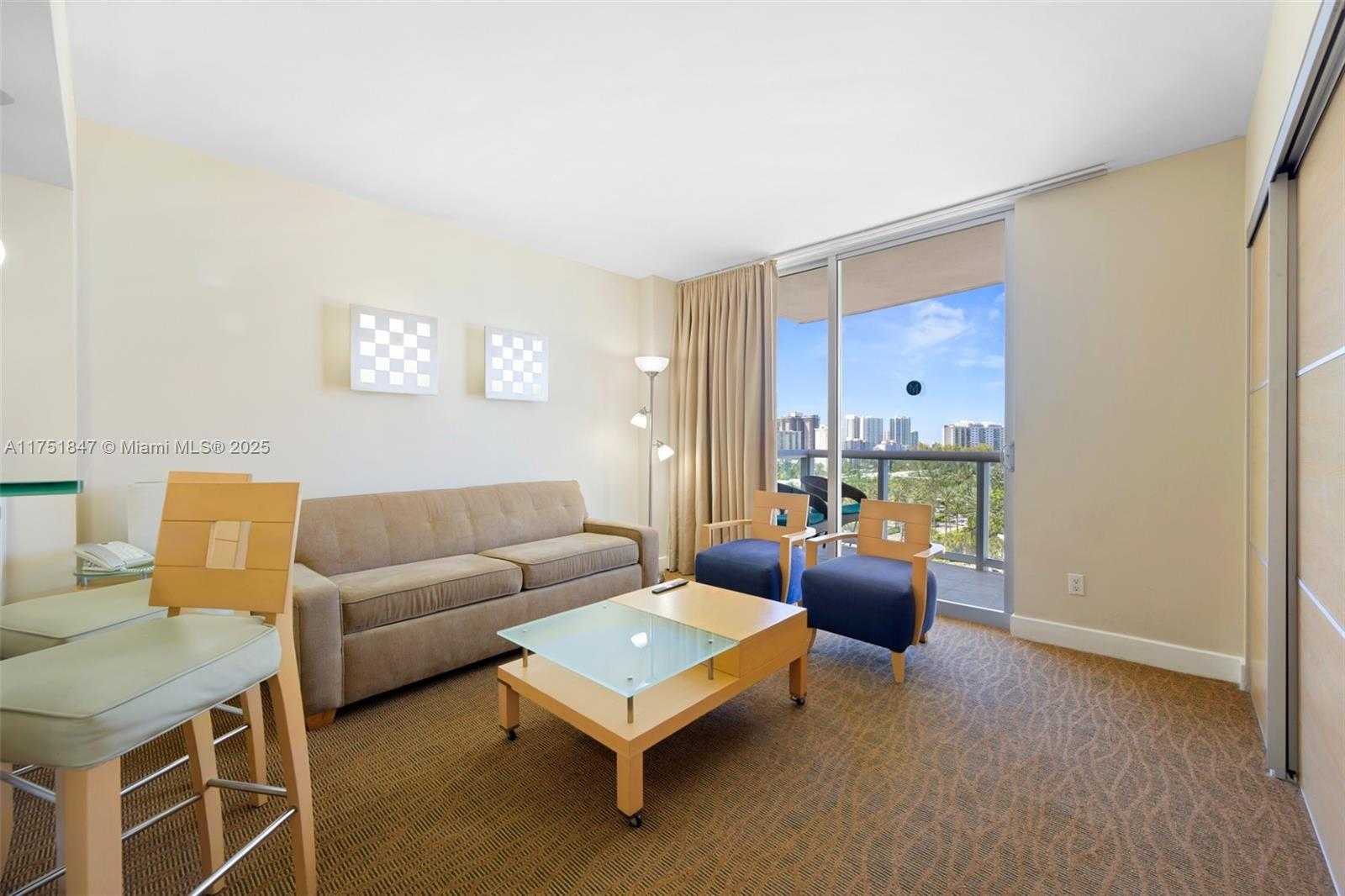 Small Image of 18683 Collins Ave, Sunny Isles Beach, FL 33160, USA Number 3
