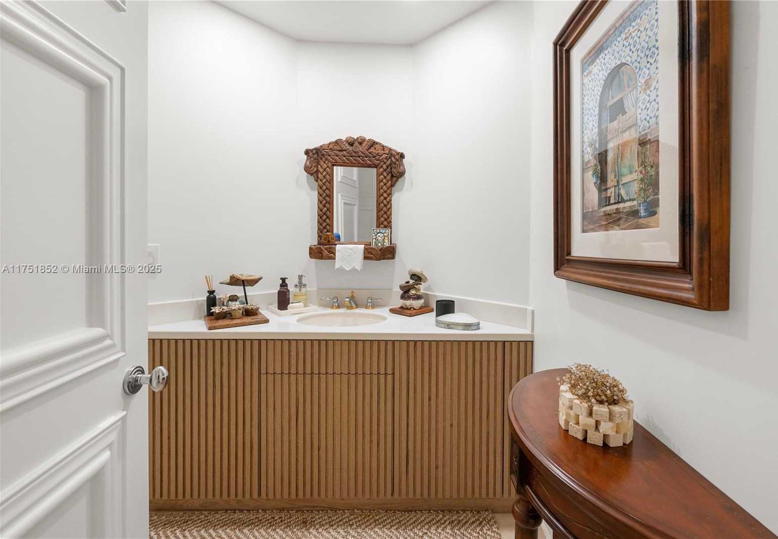 Small Image of 13633 DEERING BAY DR #256, Coral Gables Number 11