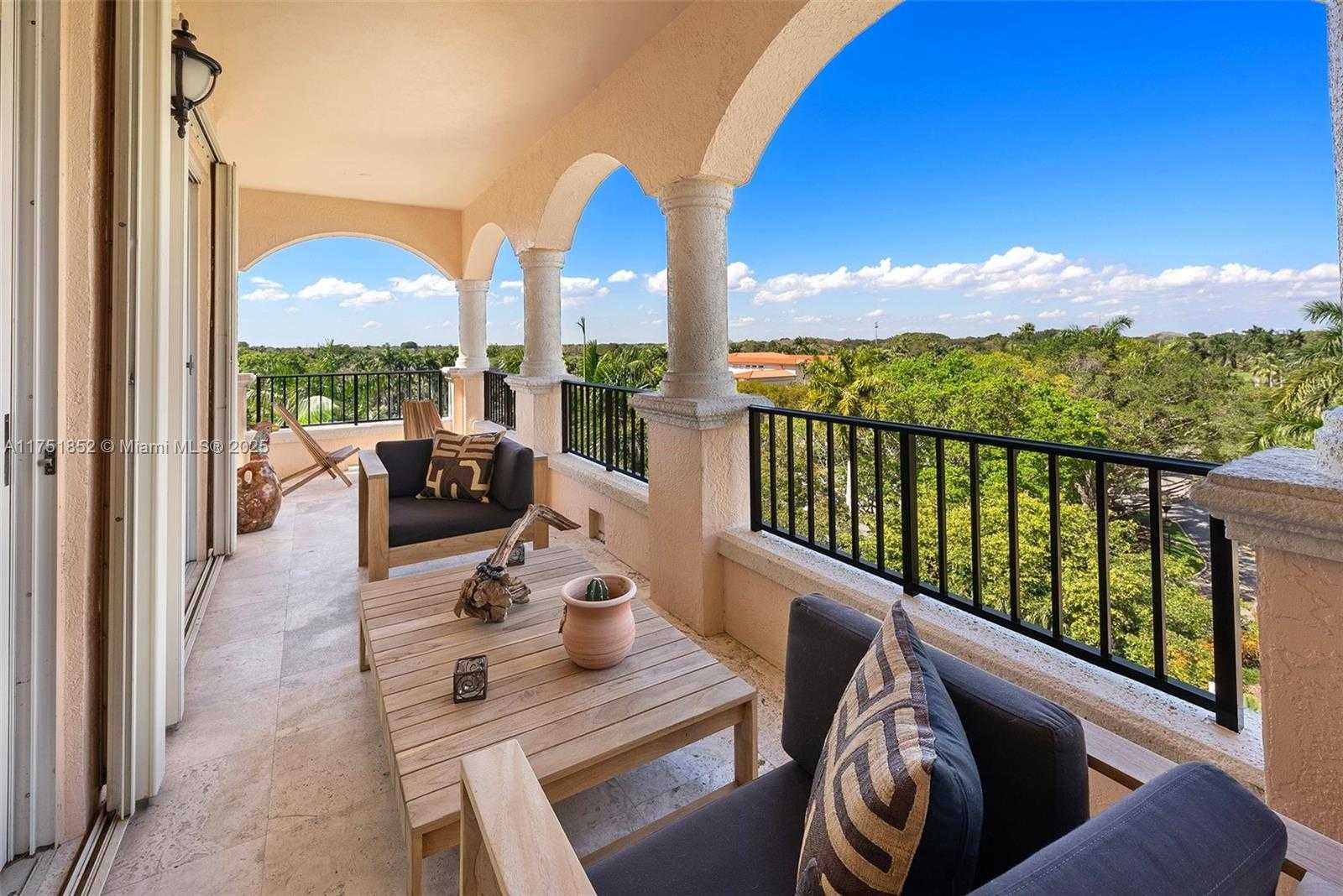 Small Image of 13633 DEERING BAY DR #256, Coral Gables Number 28