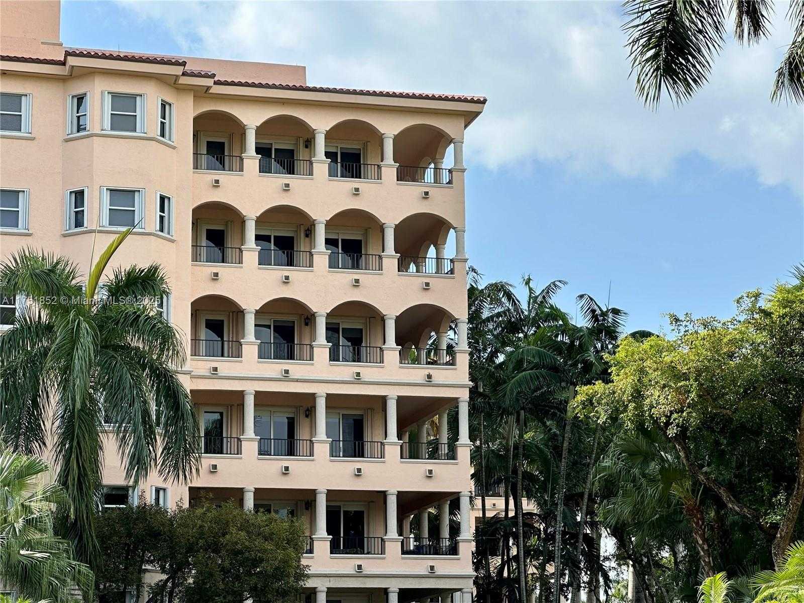 Small Image of 13633 DEERING BAY DR #256, Coral Gables Number 37
