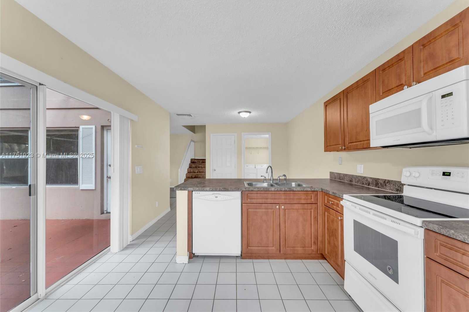 Small Image of 3104 KINGSTON CT #11D, West Palm Beach Number 13