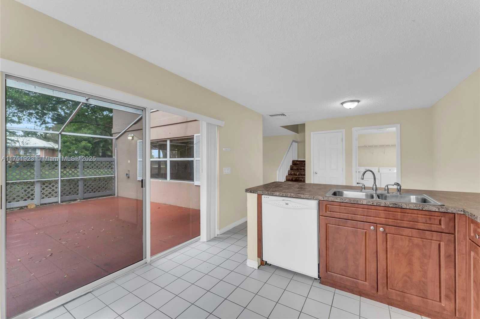 Small Image of 3104 KINGSTON CT #11D, West Palm Beach Number 14